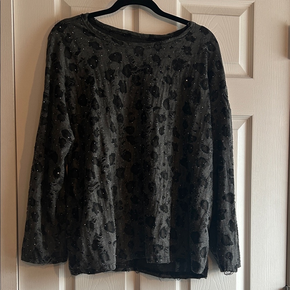 Black Patterned Long Sleeve Top - Picture 2 of 11